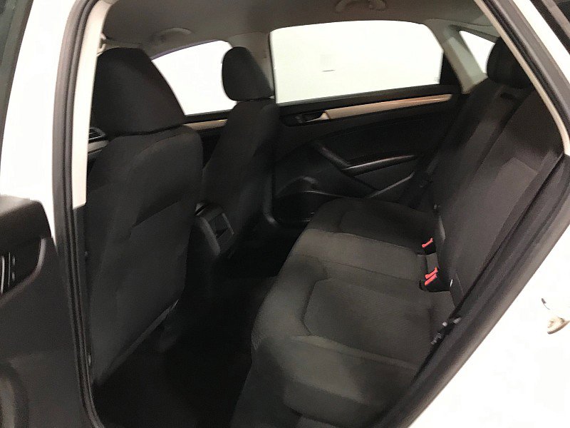 Used 2015 Volkswagen Passat 1.8T Limited Edition image 16