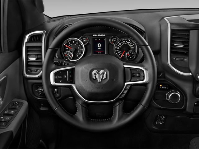 Used 2025 RAM 1500 4x4 Crew Cab image 8