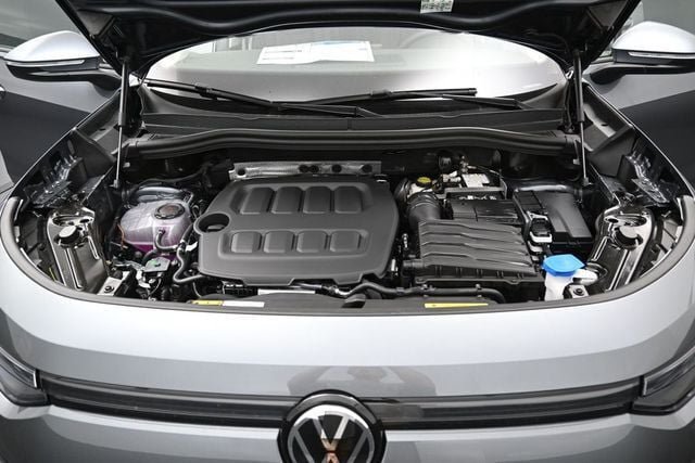 New 2026 Volkswagen Tiguan SE FWD image 15
