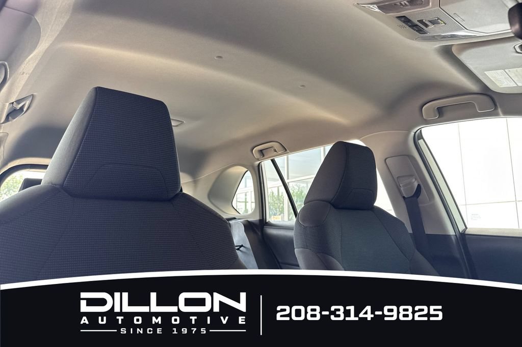 Used 2022 Toyota RAV4 LE AWD/4WD image 17