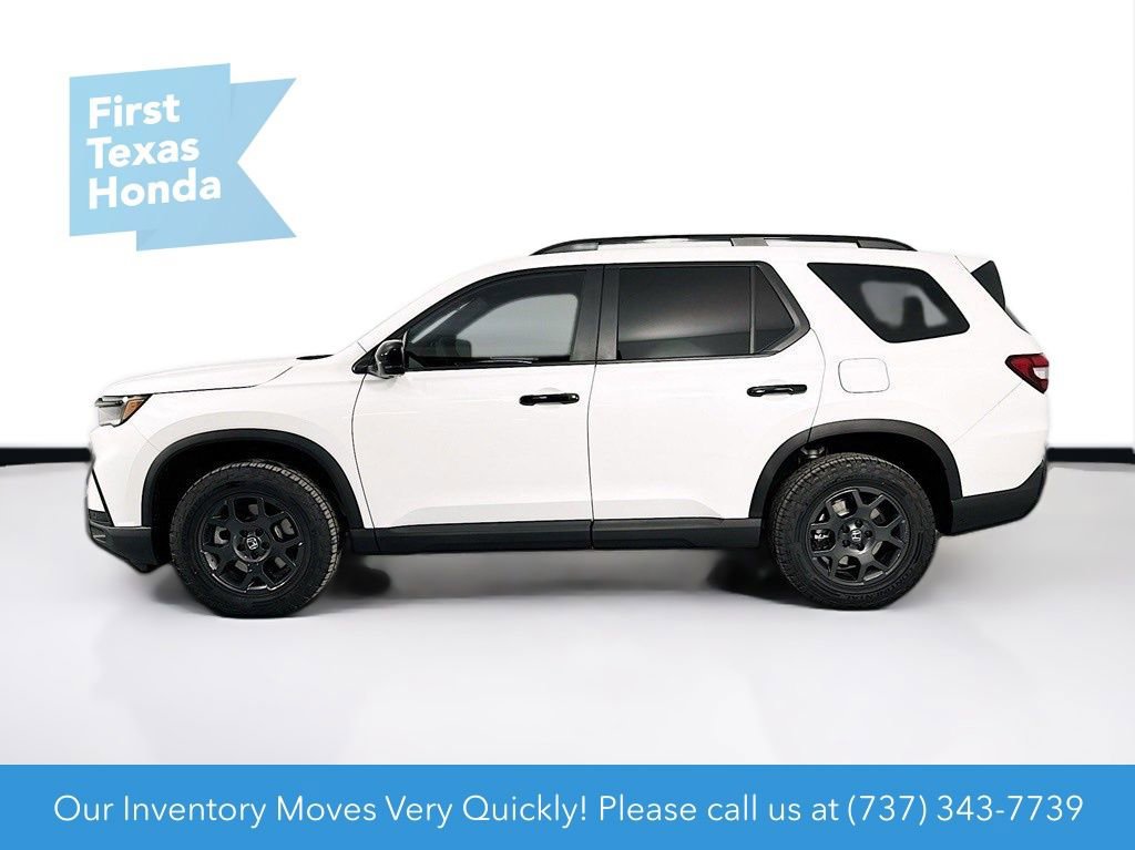 Used 2025 Honda Pilot TrailSport image 4
