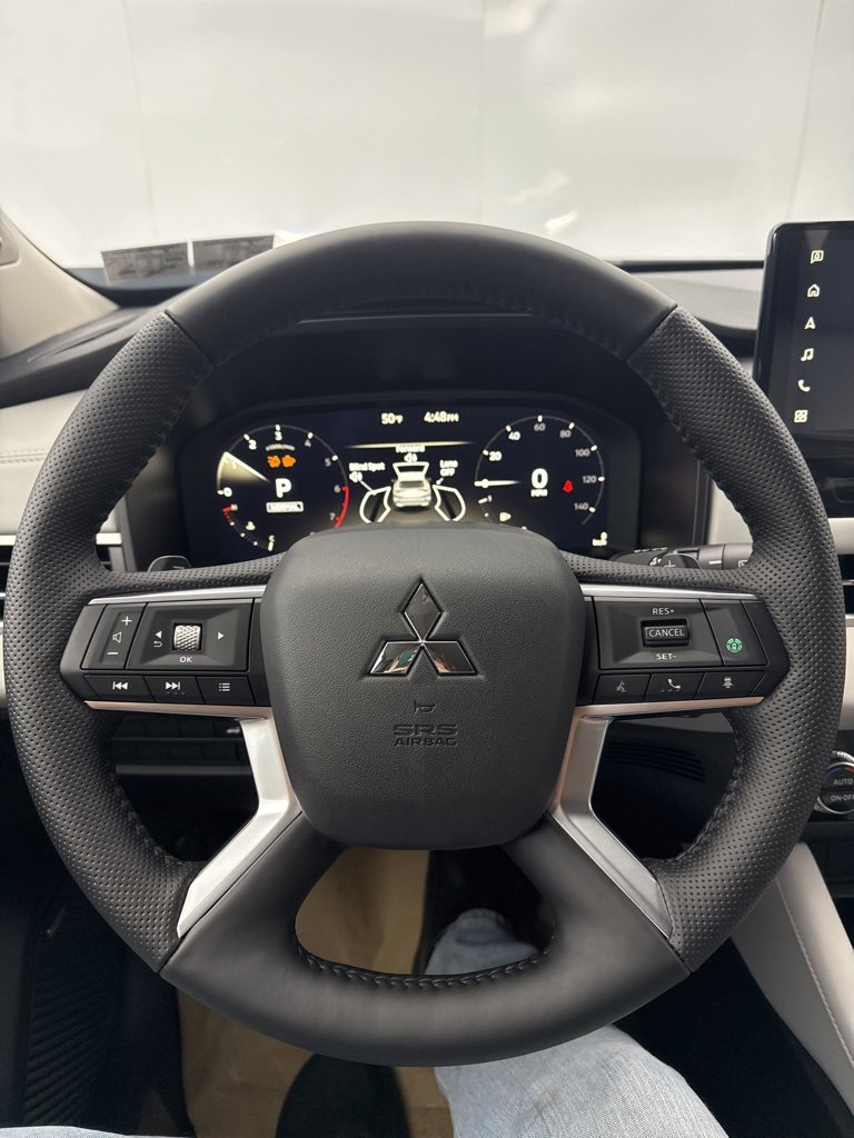 New 2025 Mitsubishi Outlander SEL image 17