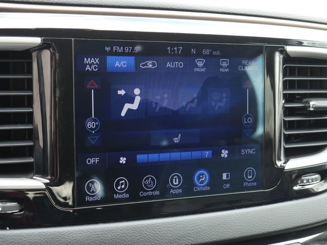 Used 2017 Chrysler Pacifica Touring-L image 21