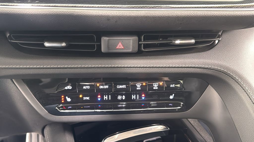 Used 2023 Buick Envision Preferred w/ Sport Touring Package AWD/4WD image 28