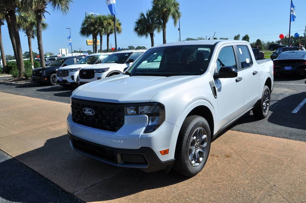 New 2025 Ford Maverick XLT w/ XLT Luxury Package