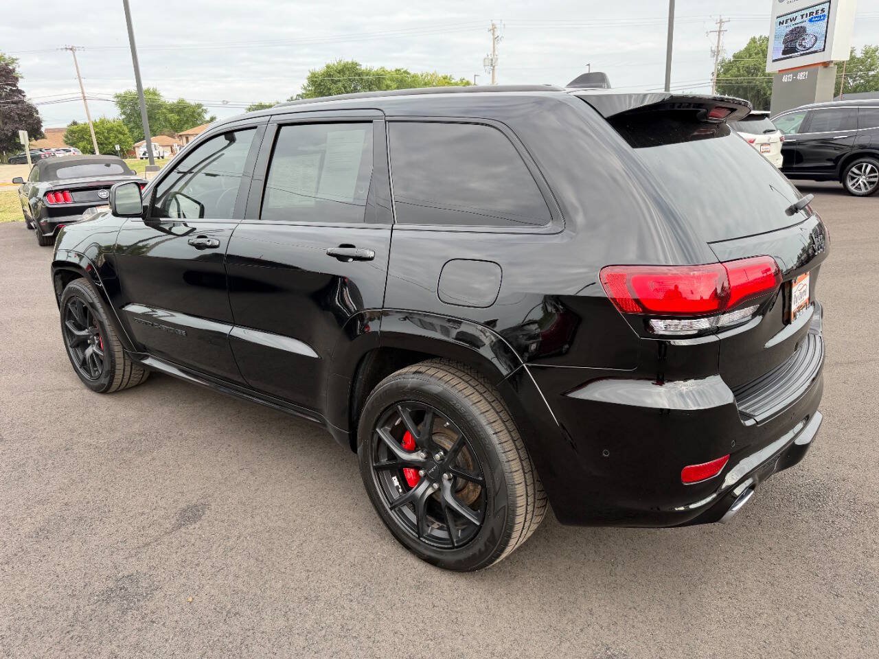 Used 2019 Jeep Grand Cherokee SRT w/ Trailer Tow Group IV AWD/4WD image 3