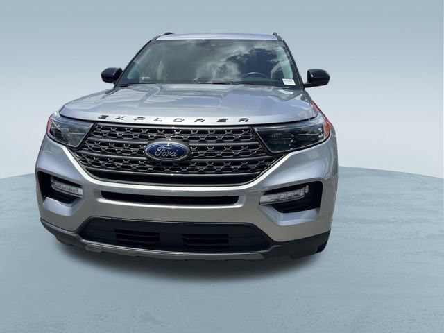 Used 2024 Ford Explorer XLT w/ Equipment Group 202A AWD/4WD image 10