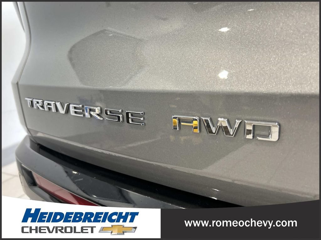 Used 2025 Chevrolet Traverse High Country w/ LPO, Floor Liner Package AWD/4WD image 39