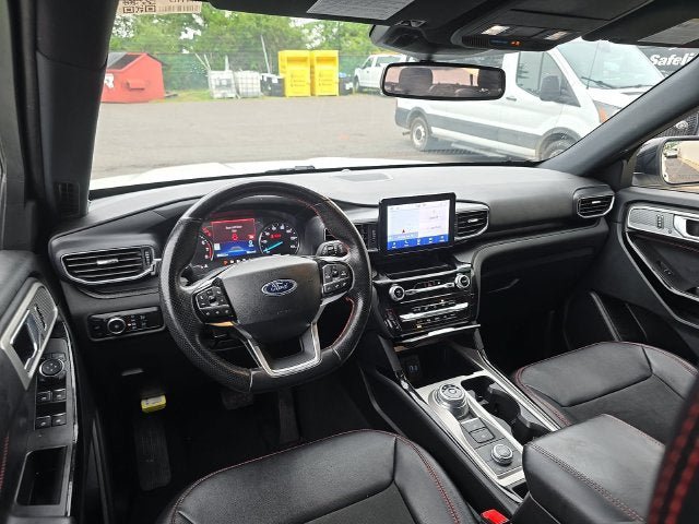 Used 2023 Ford Explorer ST-Line AWD/4WD image 13