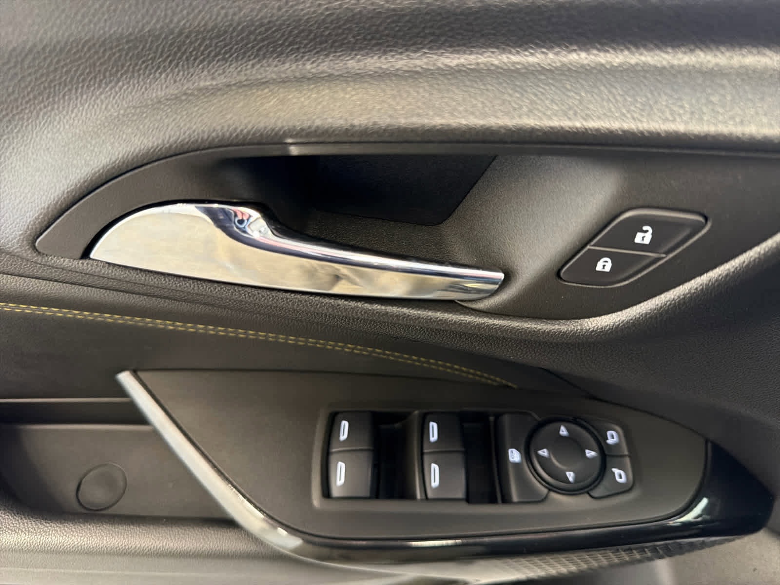Used 2024 Chevrolet Trax LT image 18