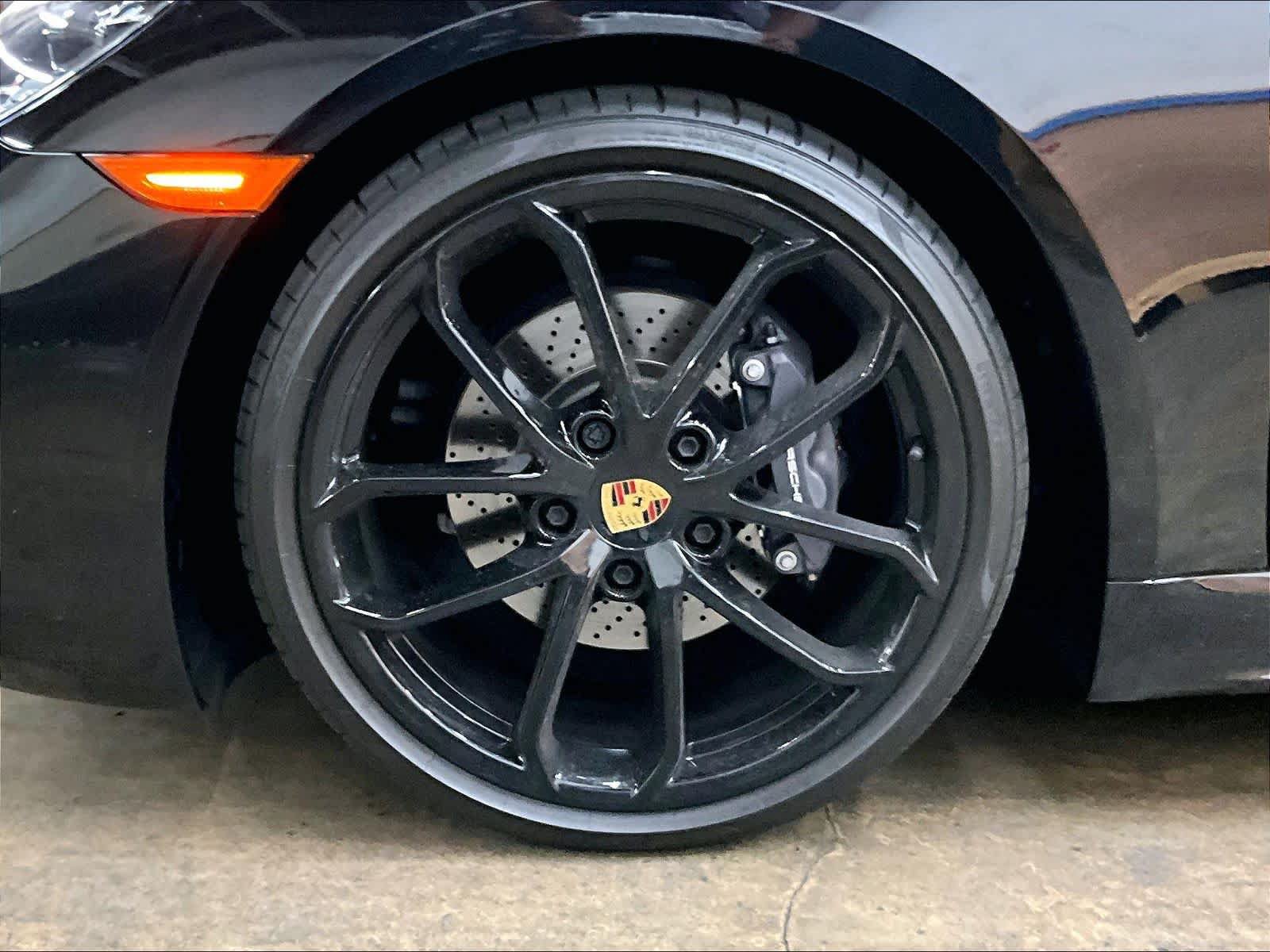Used 2024 Porsche 718 Boxster RWD image 12