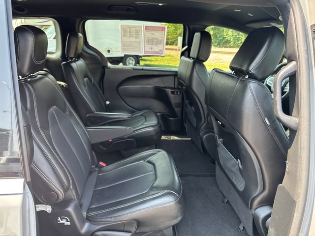 Used 2025 Chrysler Pacifica Select FWD image 29