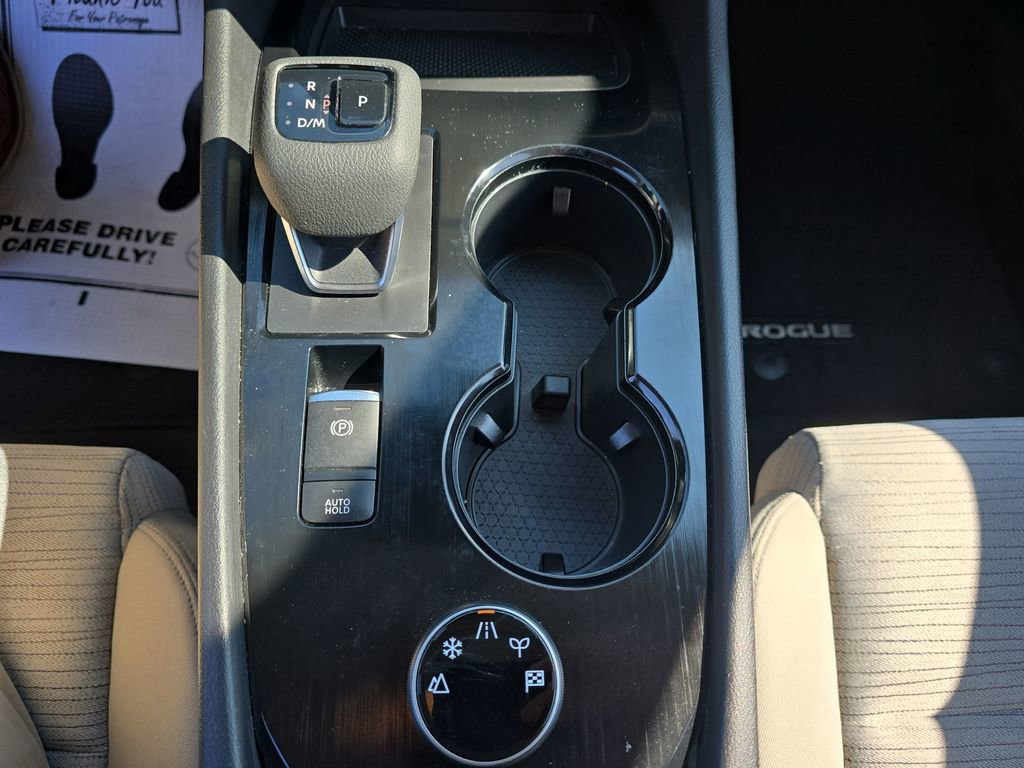 Used 2023 Nissan Rogue SV image 31