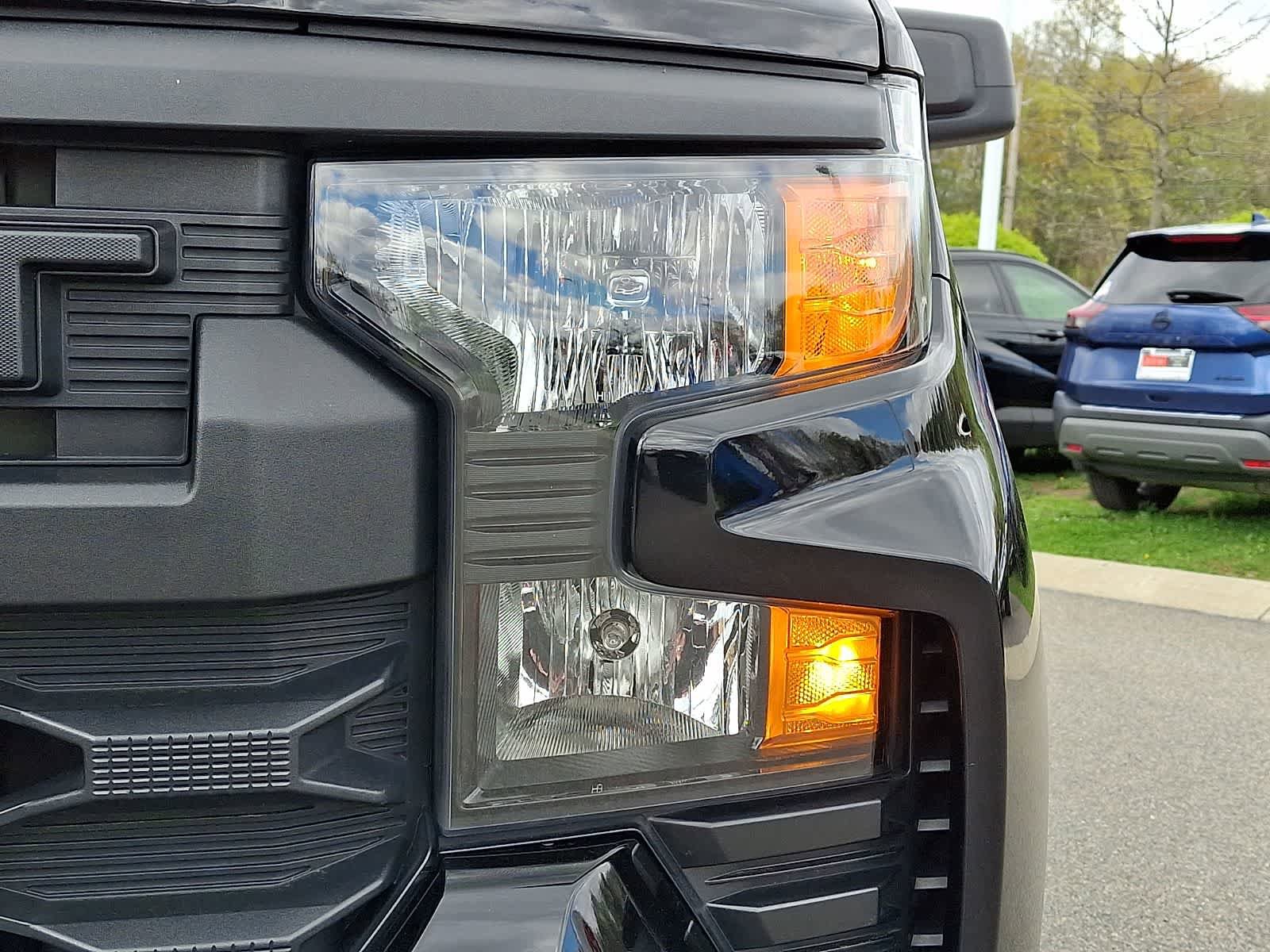 Used 2023 Chevrolet Silverado 1500 Custom AWD/4WD image 10