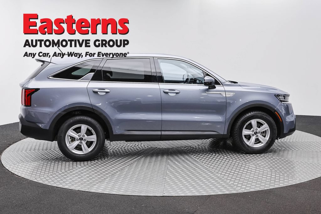 Used 2022 Kia Sorento LX FWD image 5