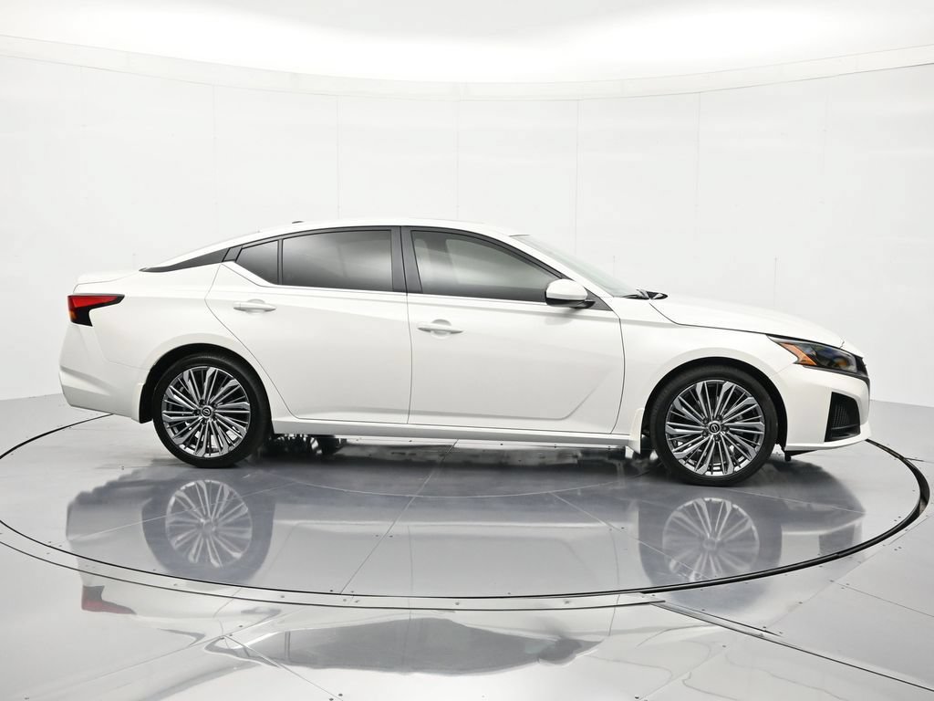 New 2026 Nissan Altima 2.5 SV w/ SV Premium Package FWD image 4