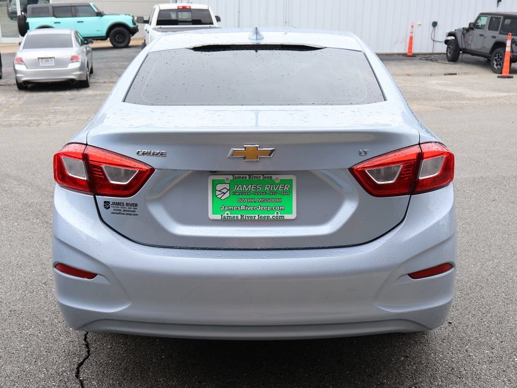 Used 2018 Chevrolet Cruze LT FWD image 4