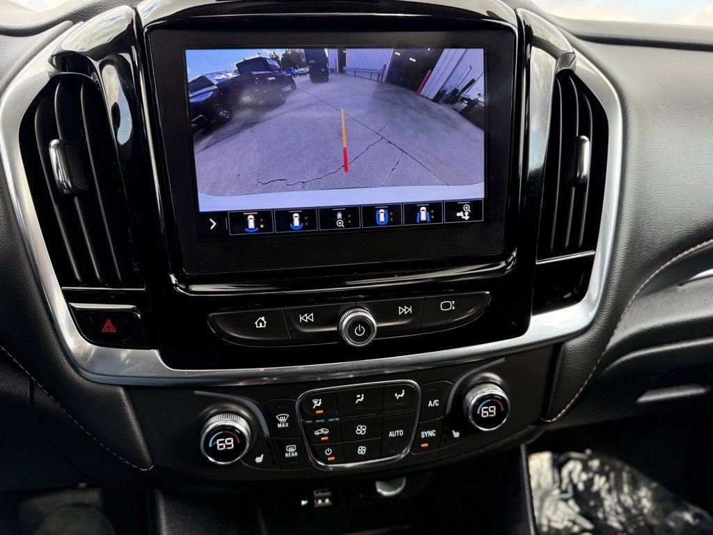 Used 2021 Chevrolet Traverse RS image 30