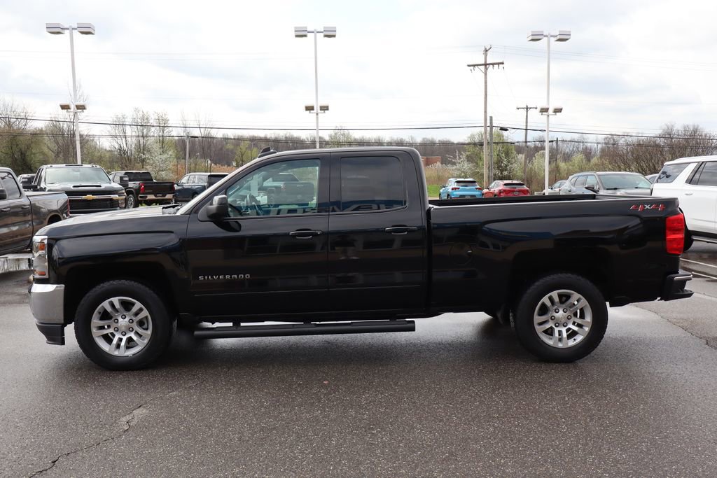 Used 2018 Chevrolet Silverado 1500 LT w/ All Star Edition image 28