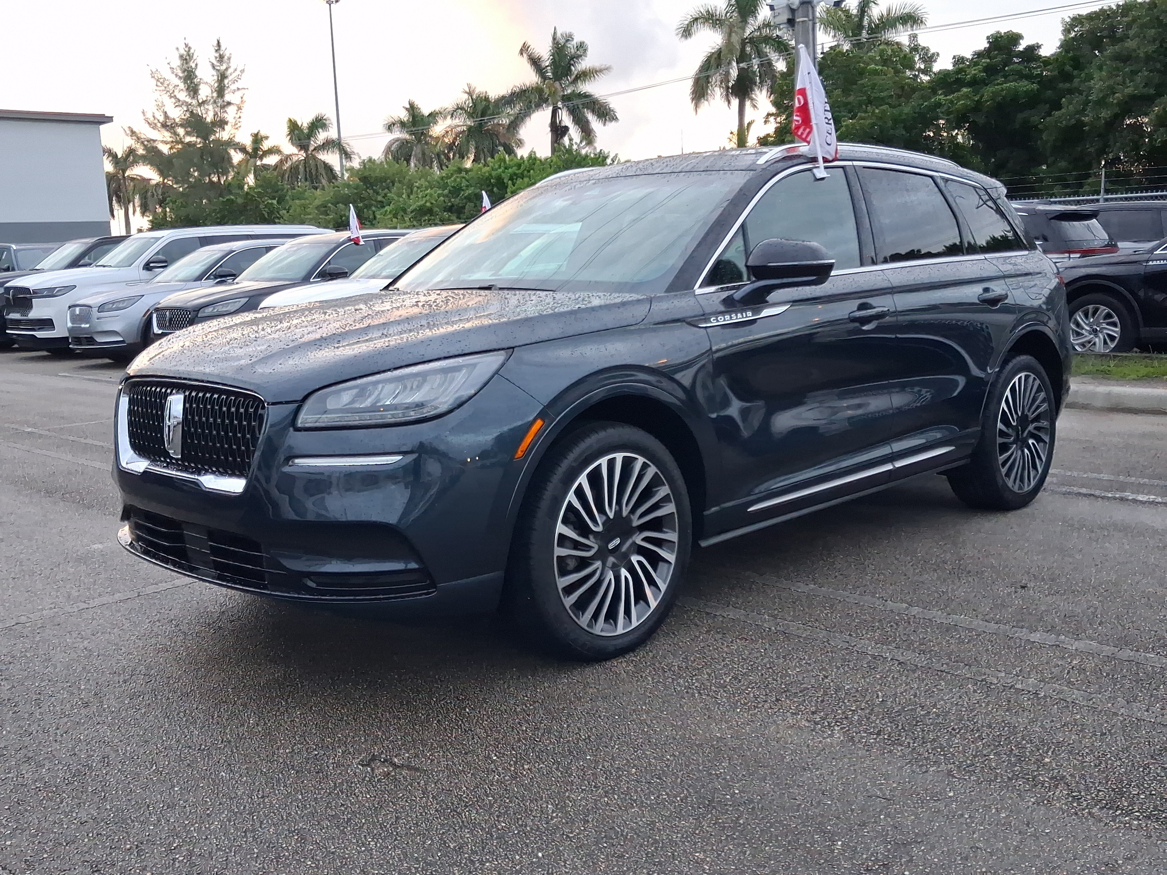 Certified 2022 Lincoln Corsair Reserve w/ Sport Package AWD/4WD image 2