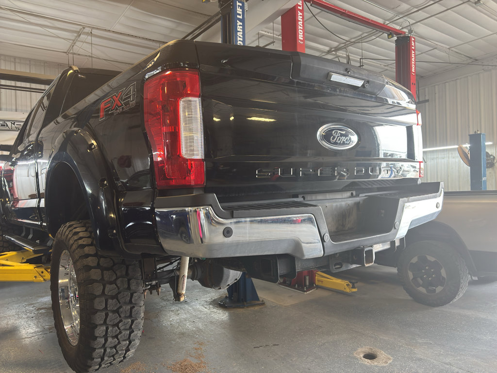 Used 2017 Ford F250 Lariat w/ FX4 Off-Road Package AWD/4WD image 6