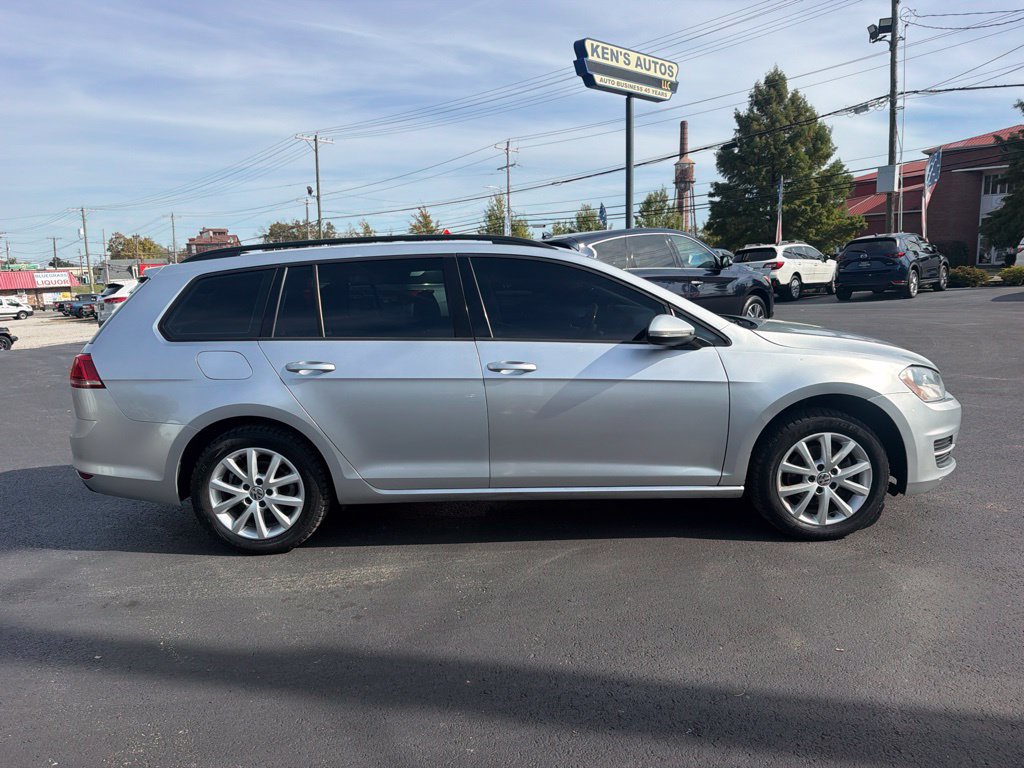 Used 2016 Volkswagen Golf S FWD image 4
