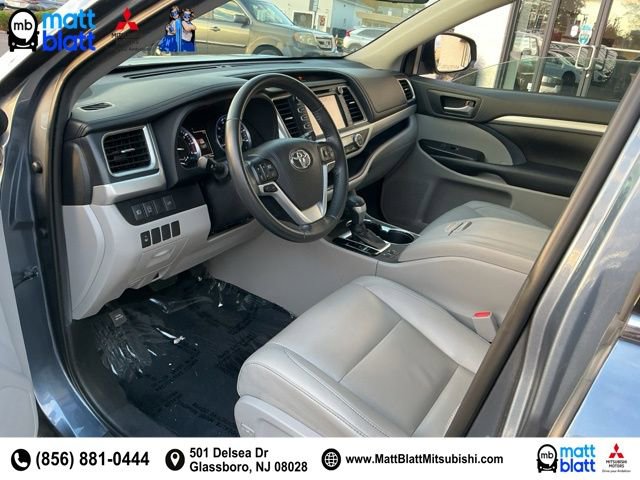 Used 2019 Toyota Highlander XLE image 18