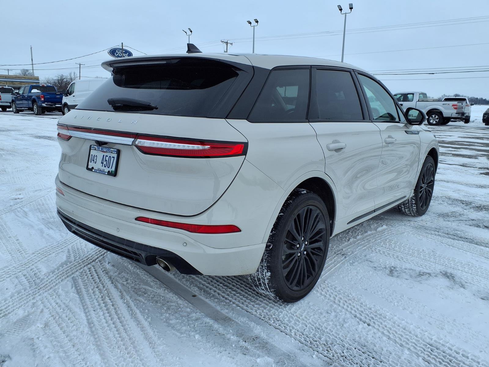 Used 2024 Lincoln Corsair Premiere w/ Equipment Group 101A image 9