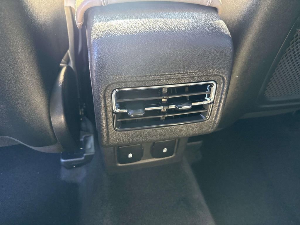 Used 2025 Lincoln Corsair Reserve image 13