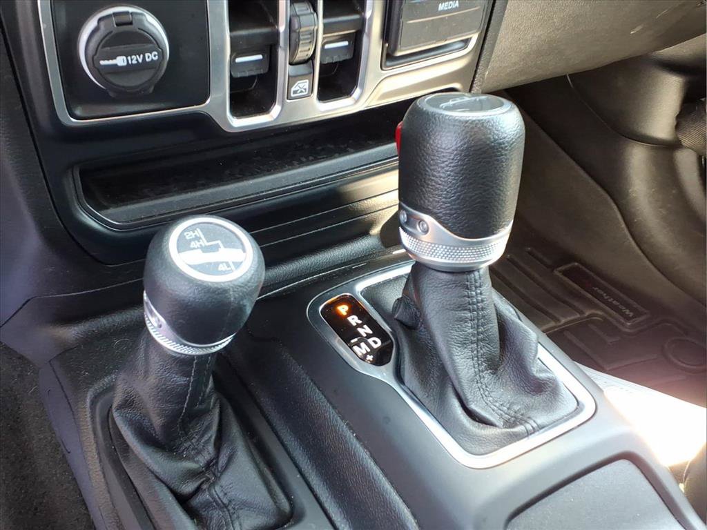 Certified 2023 Jeep Gladiator Sport AWD/4WD image 8