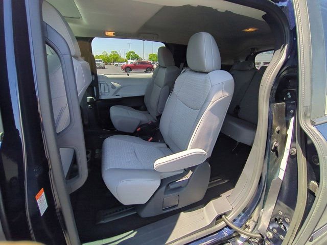 Certified 2025 Toyota Sienna LE w/ LE Plus Package AWD/4WD image 15