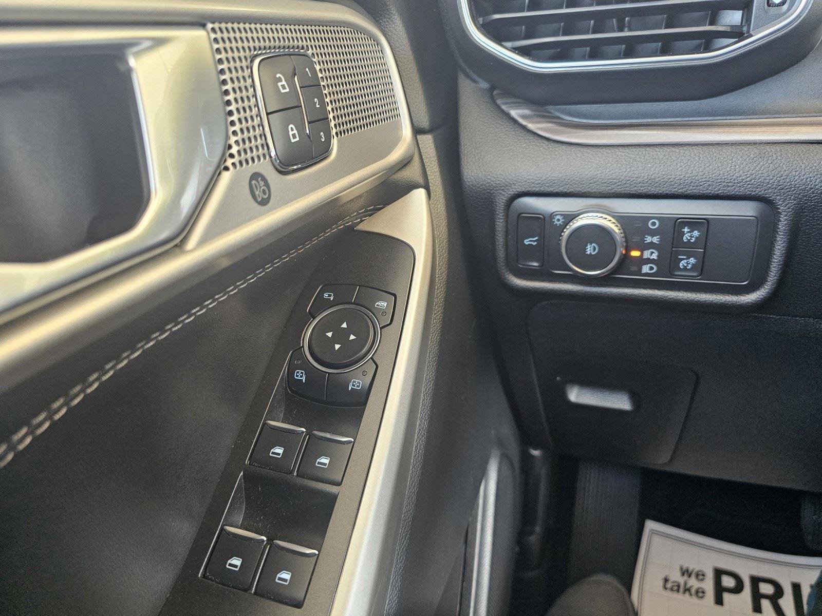 Used 2022 Ford Explorer Limited w/ Equipment Group 301A image 53