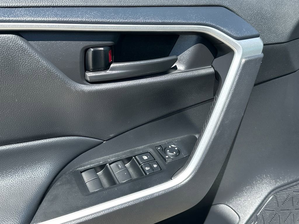 Used 2024 Toyota RAV4 LE AWD/4WD image 16