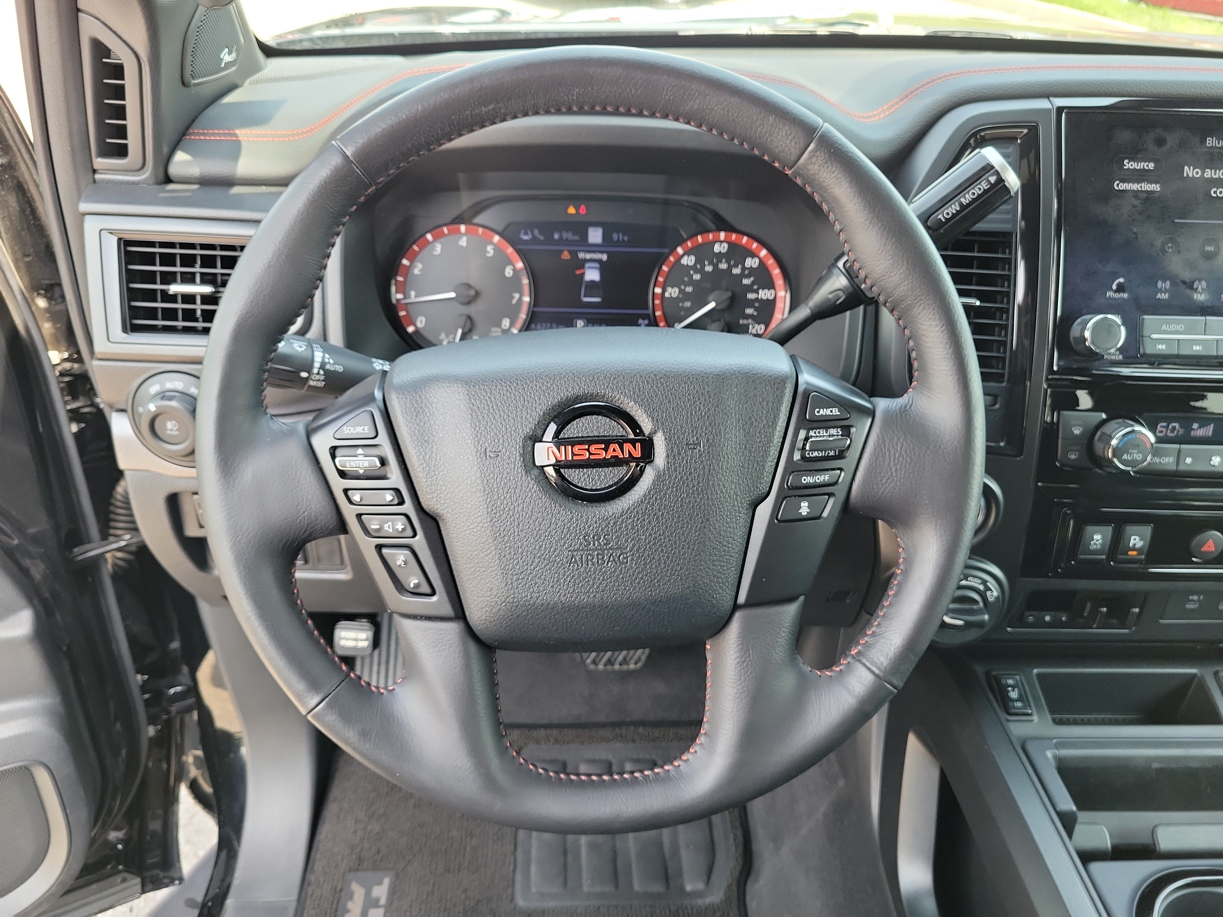 Used 2022 Nissan Titan PRO-4X w/ Pro-4x Convenience Package AWD/4WD image 21
