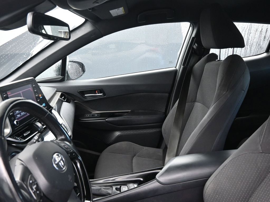 Used 2019 Toyota C-HR image 22