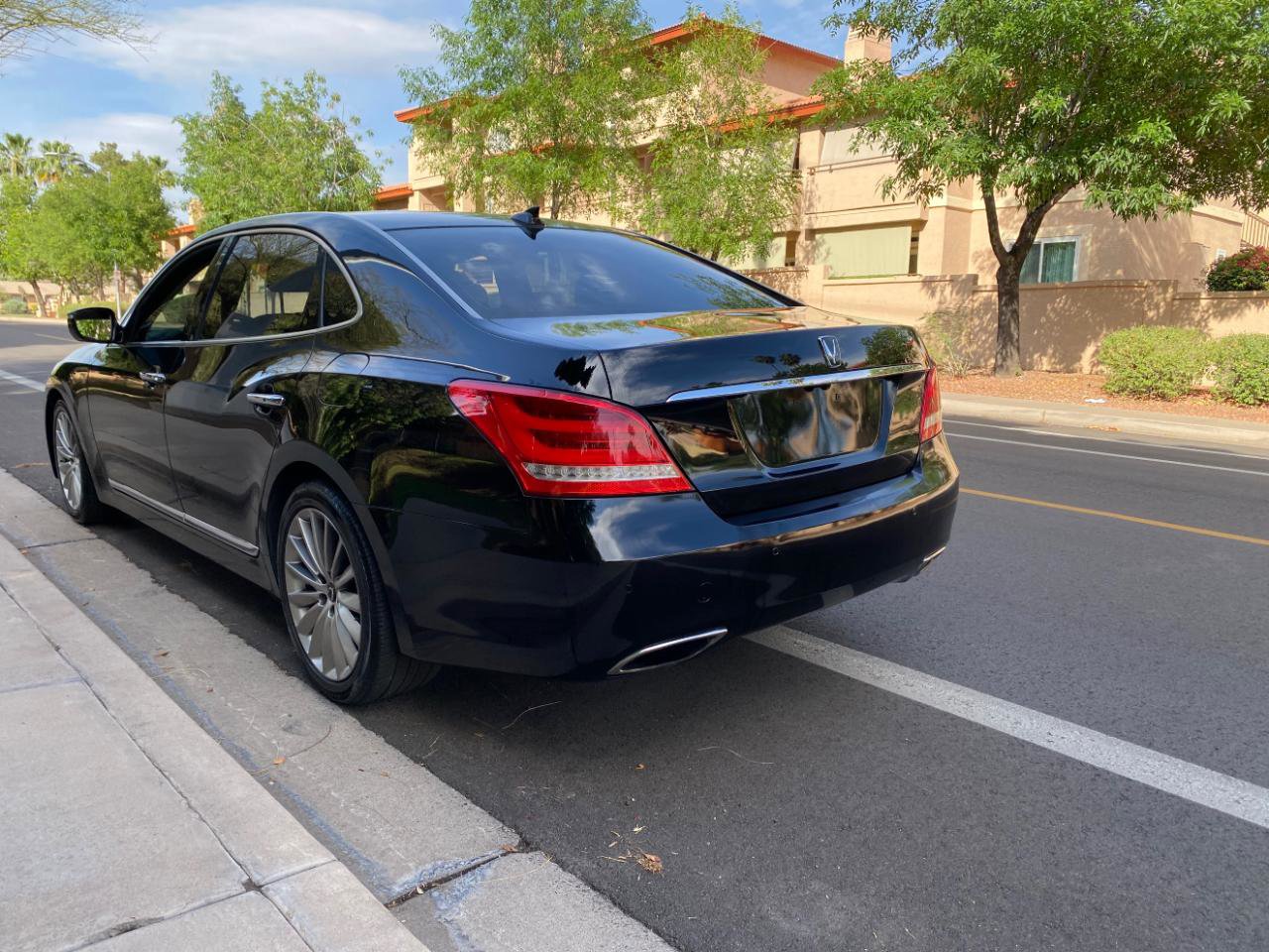 Used 2015 Hyundai Equus Signature image 11