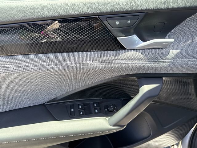 New 2025 Volkswagen Tiguan S image 9