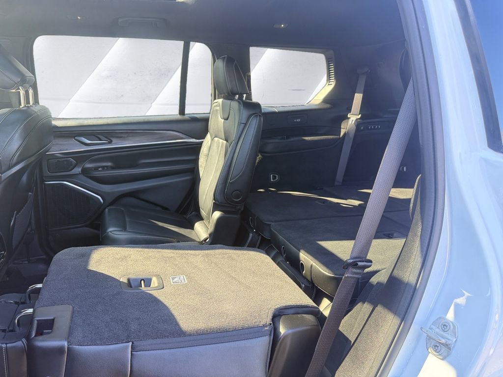 Used 2023 Jeep Grand Cherokee L Overland image 12