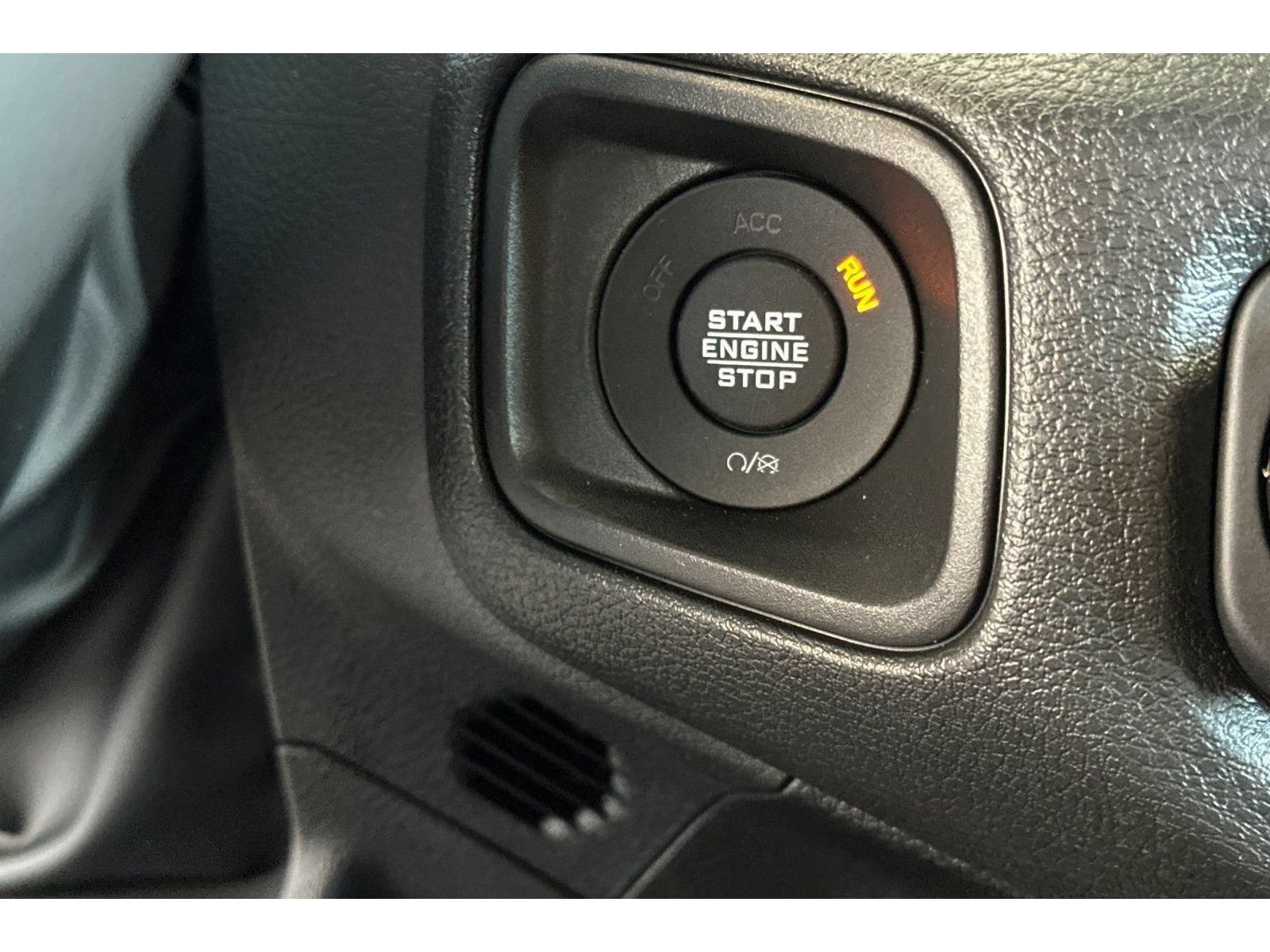 New 2026 Jeep Gladiator Sport AWD/4WD image 22