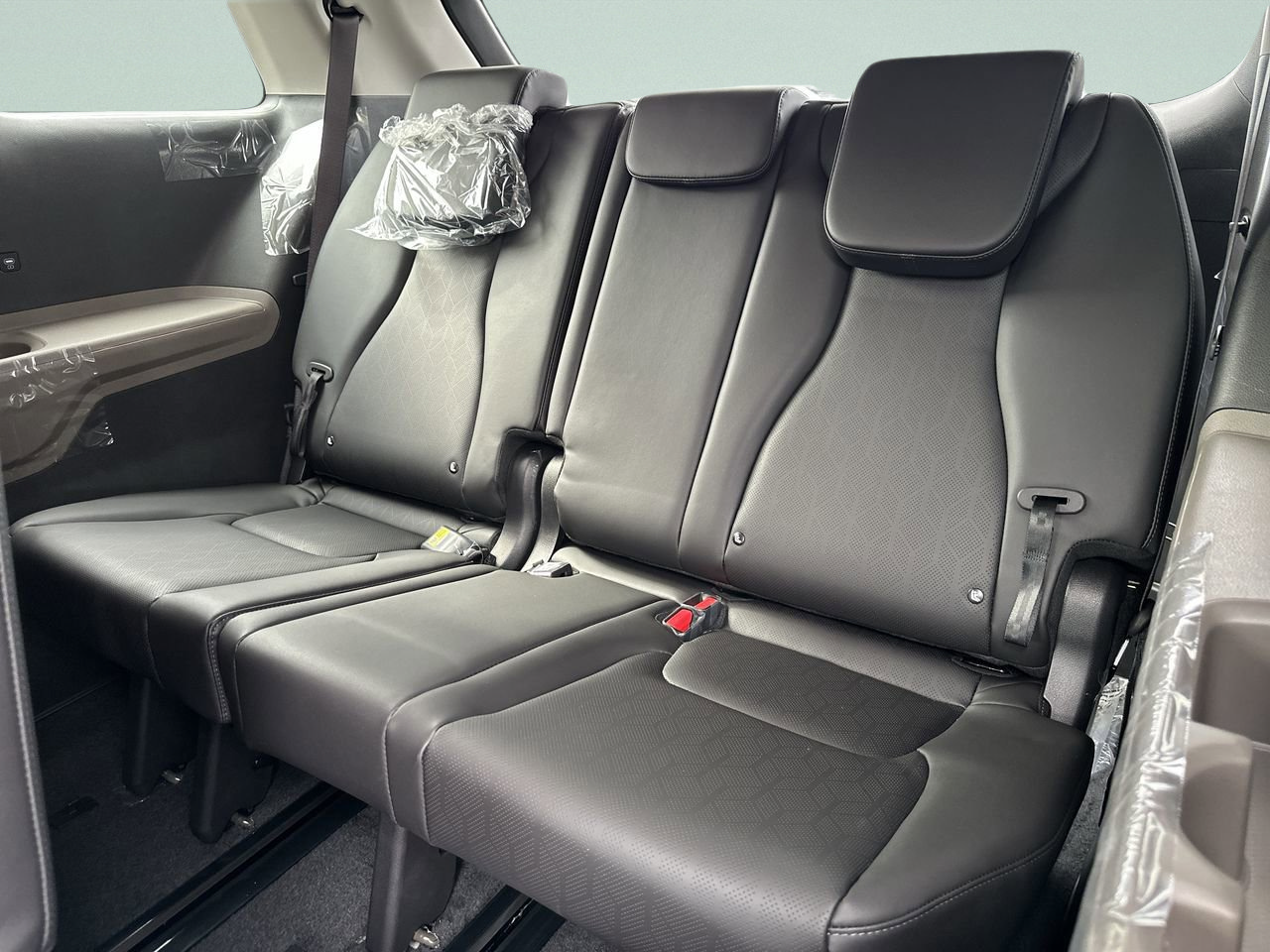 New 2026 Kia Carnival FWD image 13