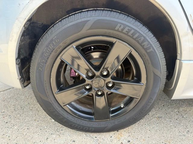 Used 2014 Mitsubishi Lancer ES FWD image 11