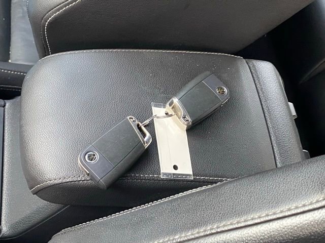 Used 2017 Volkswagen Golf R 4-Door AWD/4WD image 28