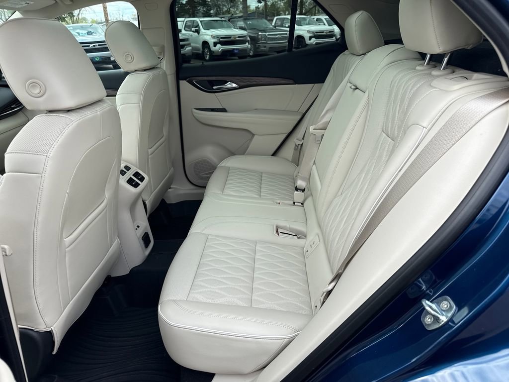 Used 2023 Buick Envision Avenir AWD/4WD image 33