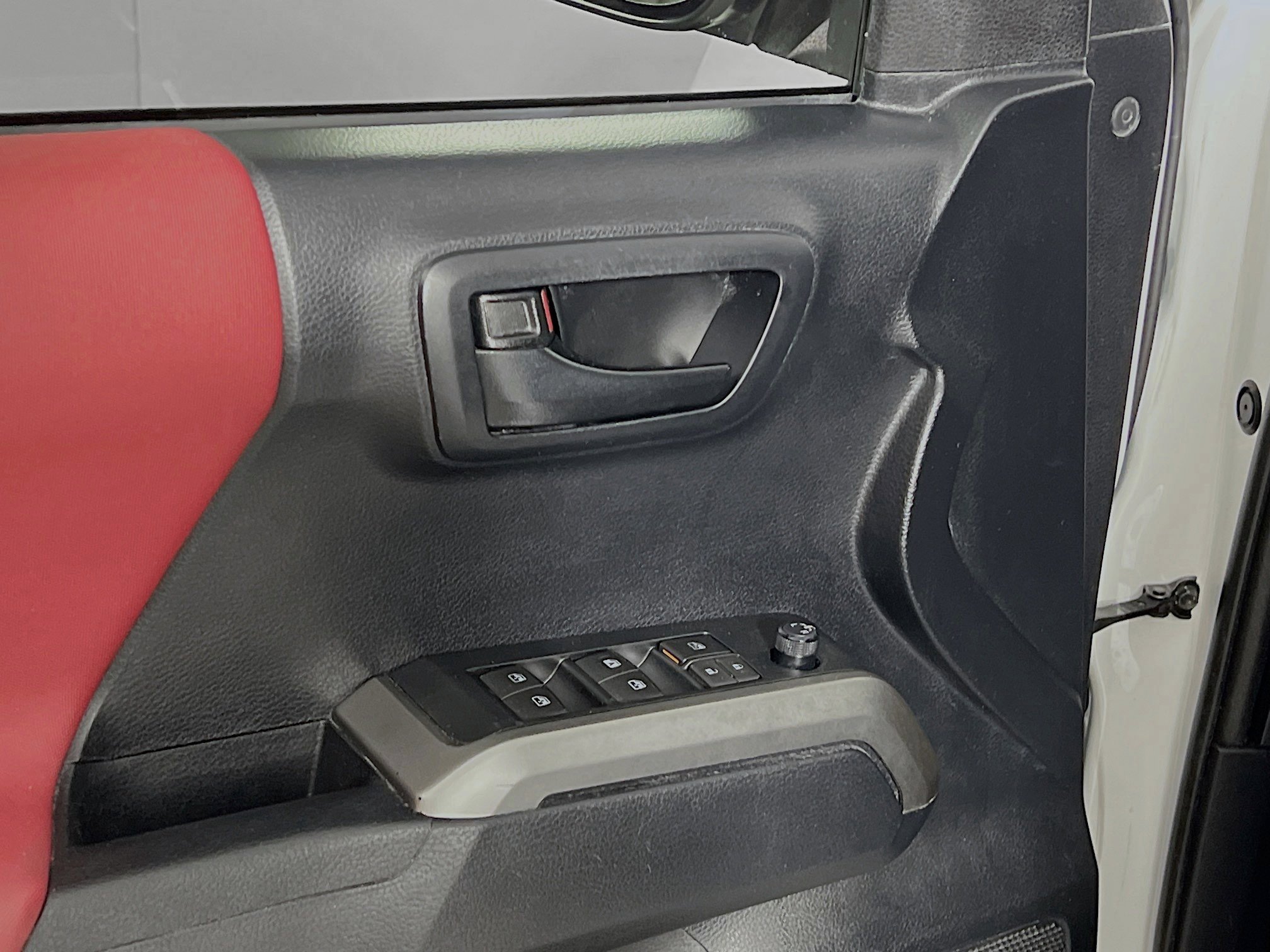 Used 2019 Toyota Tacoma SR5 image 16