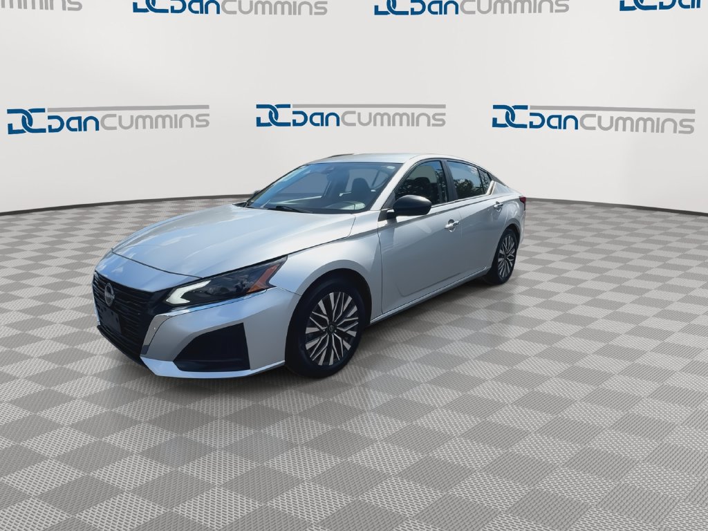 Used 2024 Nissan Altima 2.5 SV FWD image 5