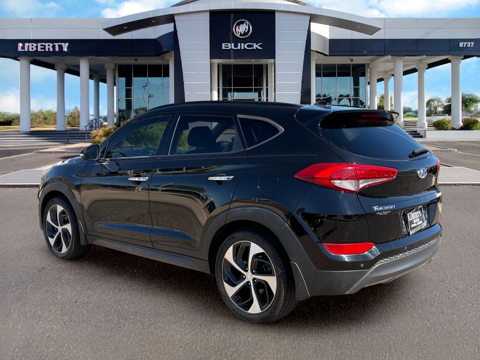 Used 2016 Hyundai Tucson Limited w/ Option Group 03 FWD image 5