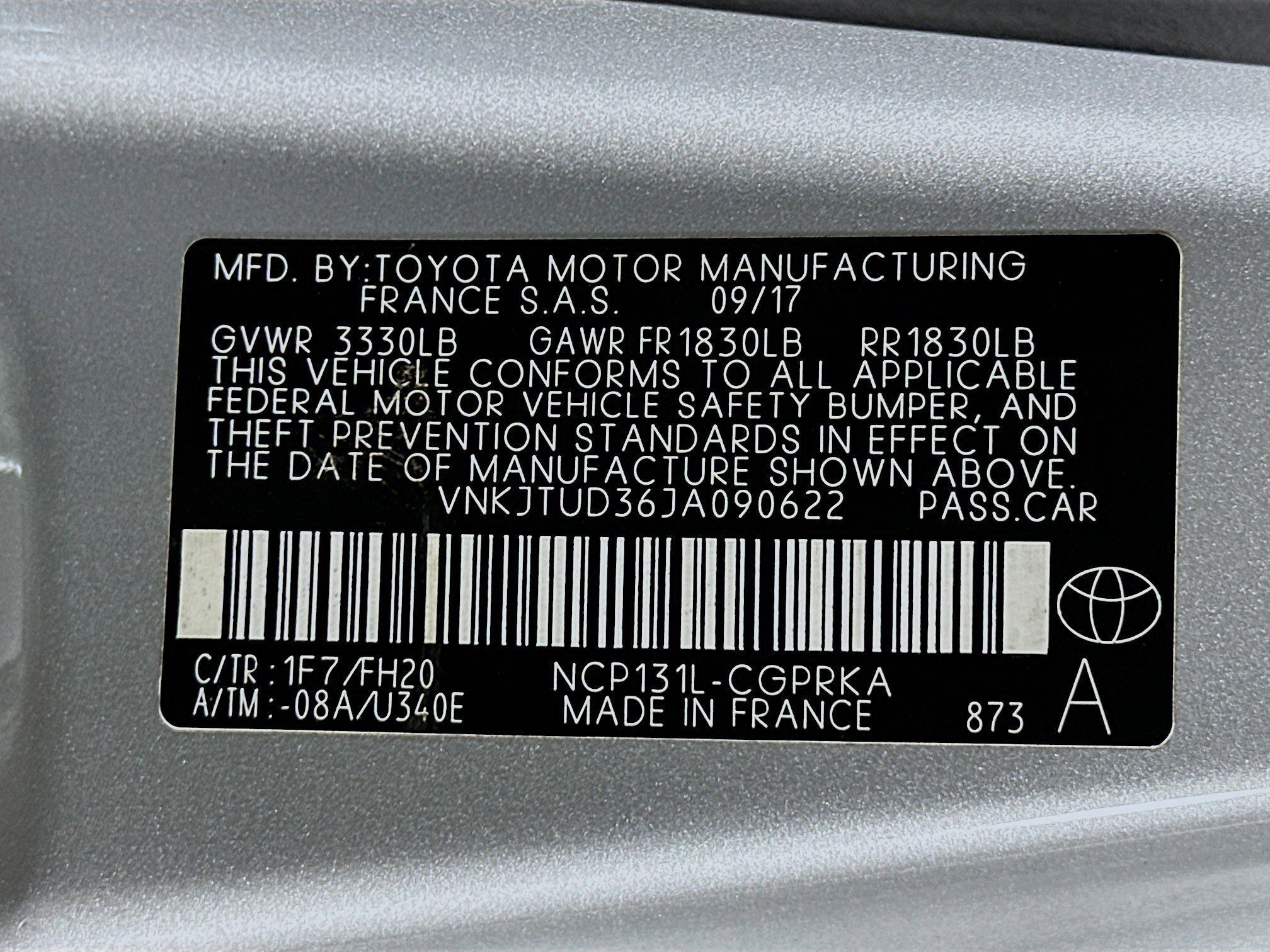 Used 2018 Toyota Yaris LE w/ Carpet Mat Package FWD image 12