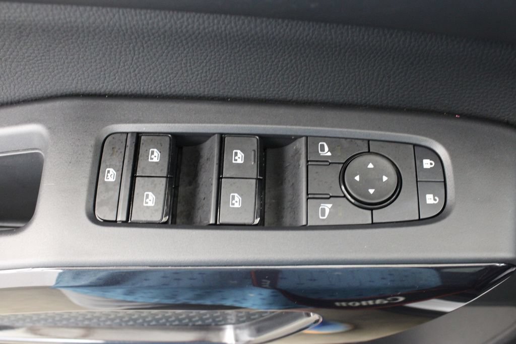 Used 2026 Nissan Pathfinder SV FWD image 17