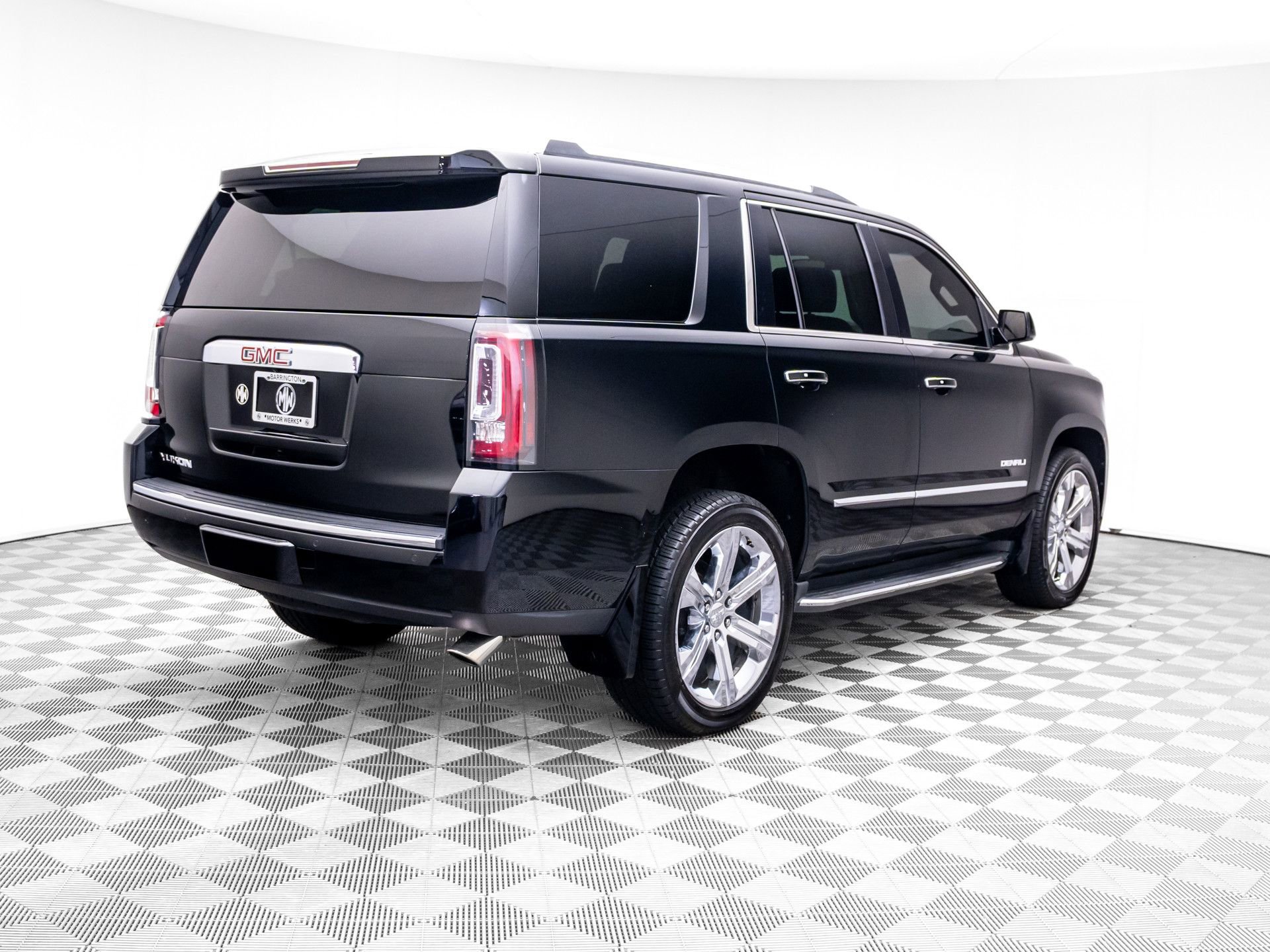 Used 2018 GMC Yukon Denali AWD/4WD image 5