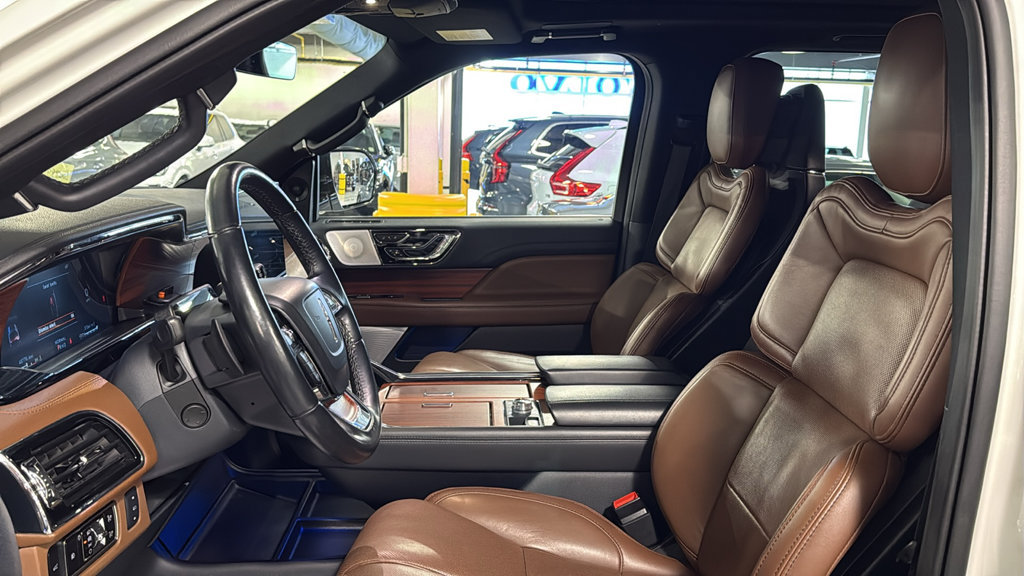 Used 2024 Lincoln Navigator L Reserve AWD/4WD image 10